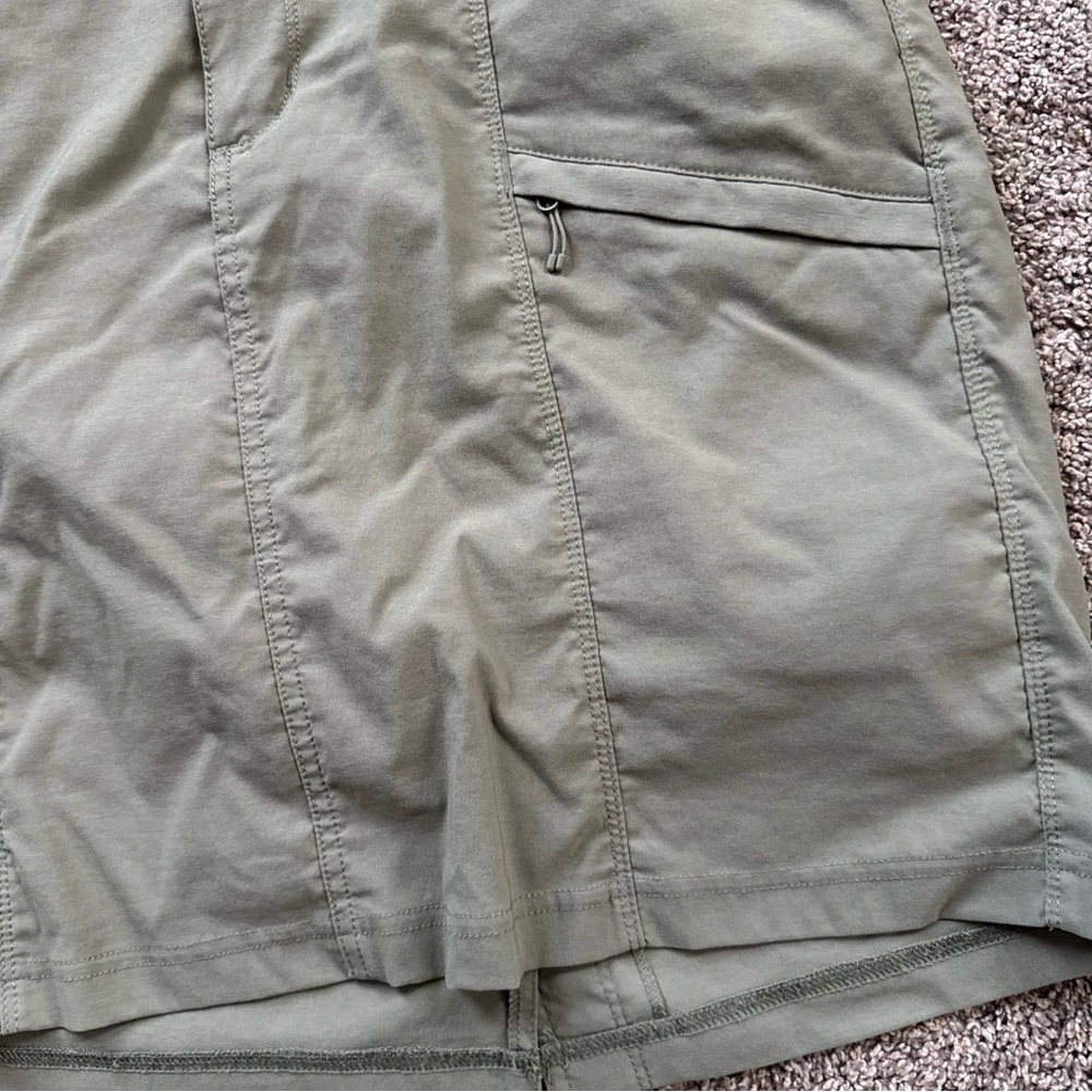 Duluth Trading Co Olive Green Utility Skort with Side Zip Pocket Womens Size 8 - Picture 2 of 11